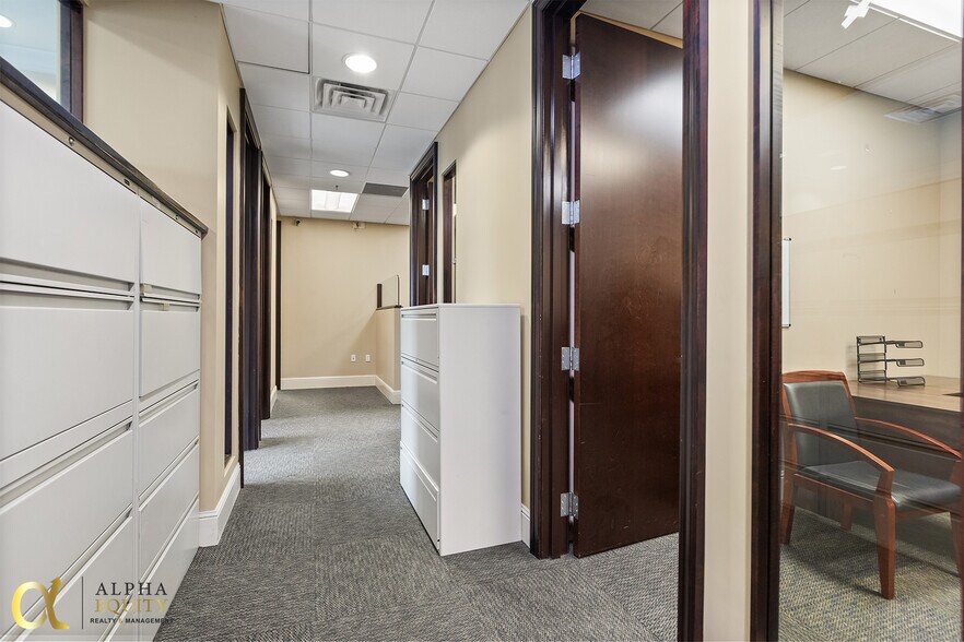 More Photos Of 189 S Orange Ave, Orlando Office Residential For Sale