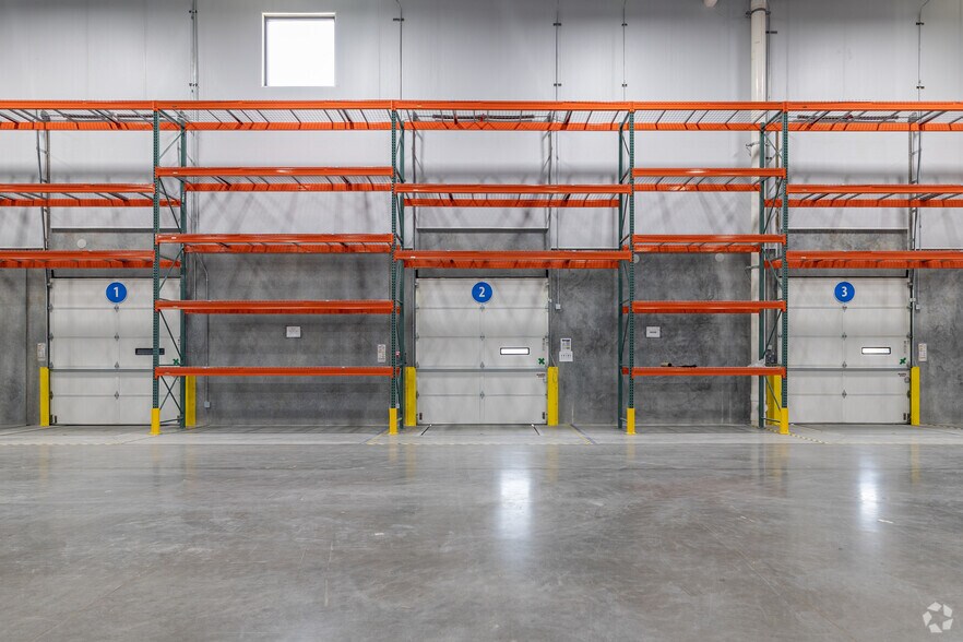 More Photos Of 12415 Old Lagrange Rd, Louisville Warehouse For Lease