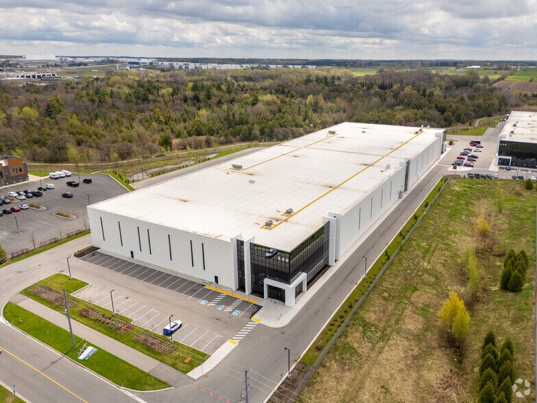 More Photos Of 540 Hanlon Creek Blvd, Guelph Industrial For Lease