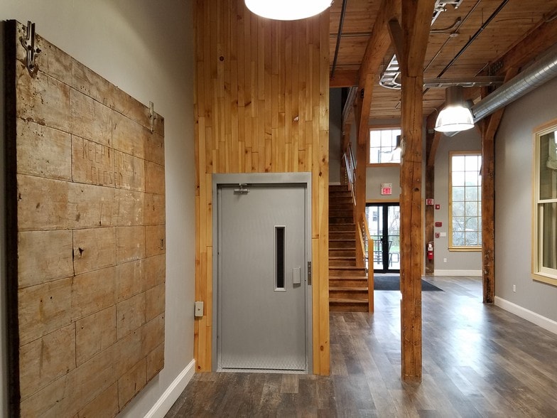 More Photos Of 60 Pleasant St, Ashland Flex For Lease