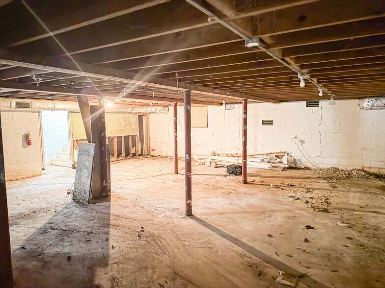 More Photos Of 1107 Spring St, Hot Springs Flex For Sale