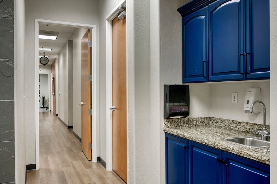 More Photos Of 4530 E Muirwood Dr, Phoenix Office For Sale