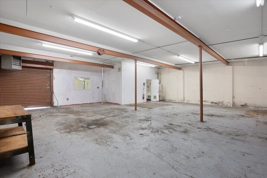 More Photos Of 217 Madison Ave, Port Chester Light Distribution For Sale