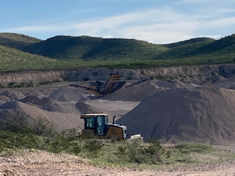 More Photos Of 0 El Paso JAL Pipeline Rd, El Paso Land For Sale