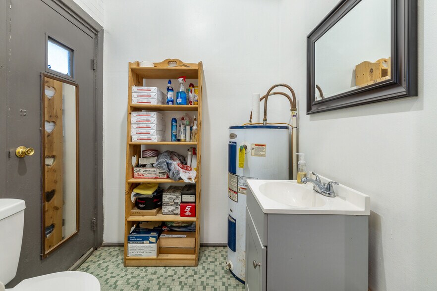 More Photos Of 418 S Commerce St, Bremond Auto Repair For Sale