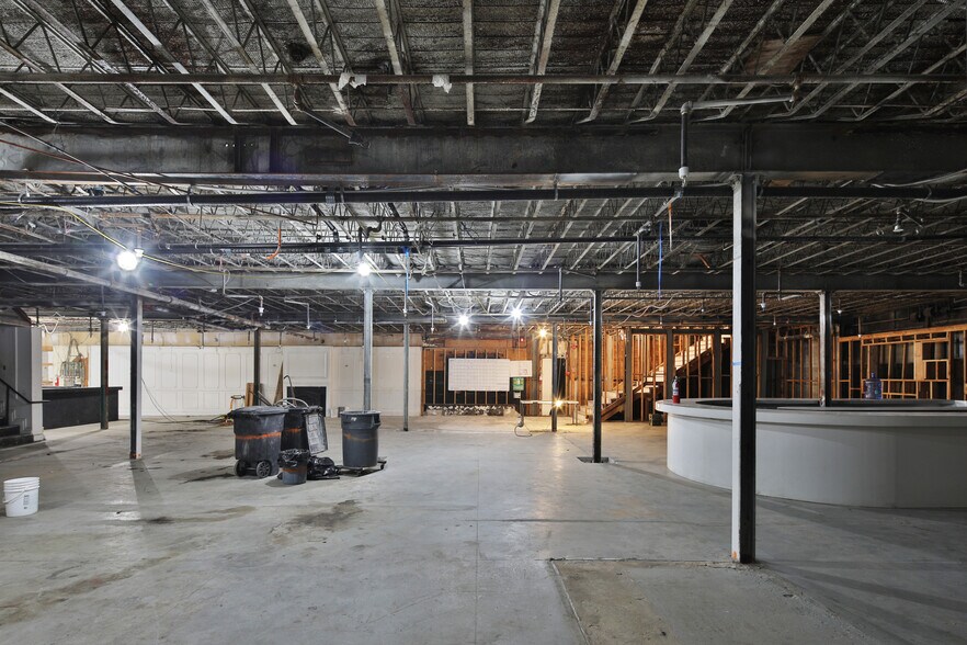 More Photos Of 420-428 N Beverly Dr, Beverly Hills Storefront For Lease