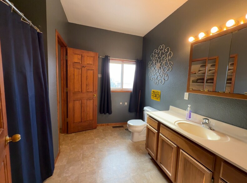 More Photos Of 204 S Mill St, Albany Apartments For Sale