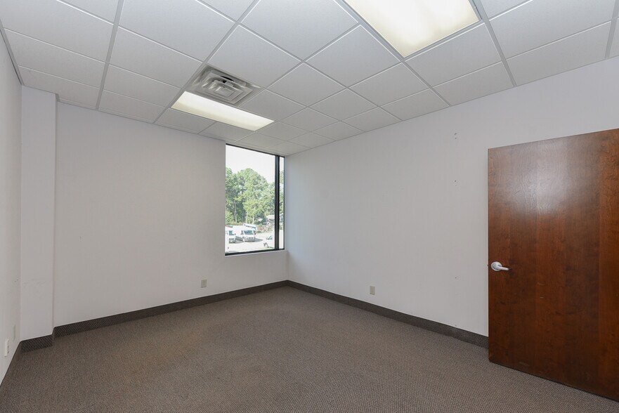 More Photos Of 5104 Western Blvd, Raleigh Office For Lease