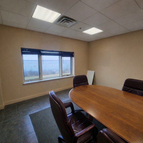 More Photos Of 47 Slade St, Fall River Showroom For Lease
