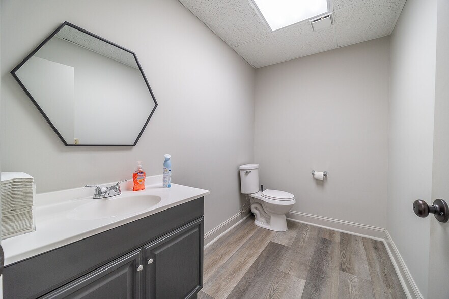 More Photos Of 3657 Trabue Rd, Columbus Warehouse For Sale