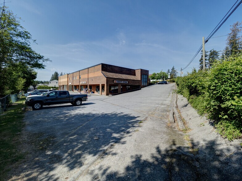 More Photos Of 771 Gibsons Way, Gibsons Storefront For Sale