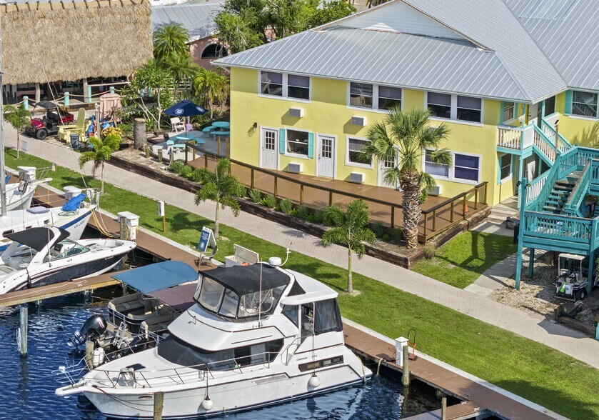 Primary Photo Of 3444 Marinatown Ln, North Fort Myers Office For Lease
