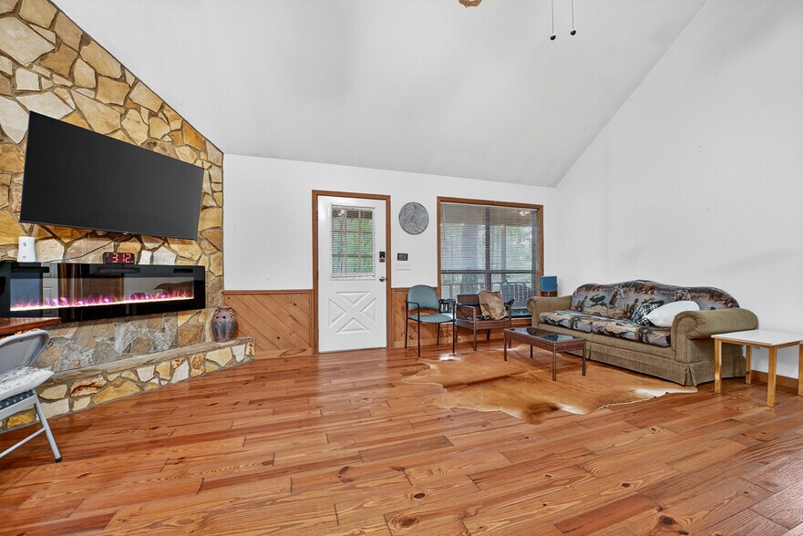 More Photos Of 77 Alpine Way, Blairsville Hotel For Sale