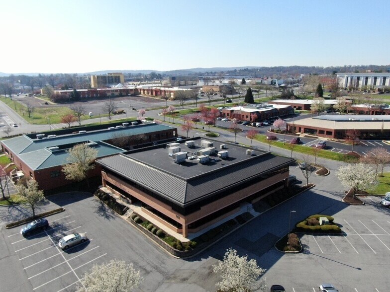 More Photos Of 925 Berkshire Blvd, Wyomissing Office For Lease