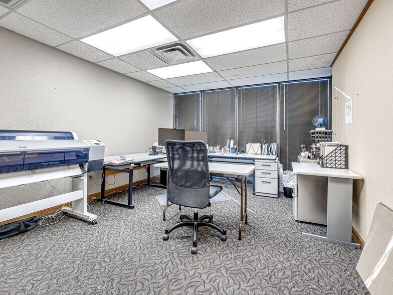 More Photos Of 11100 Stratford Dr, Oklahoma City Loft Creative Space For Sale