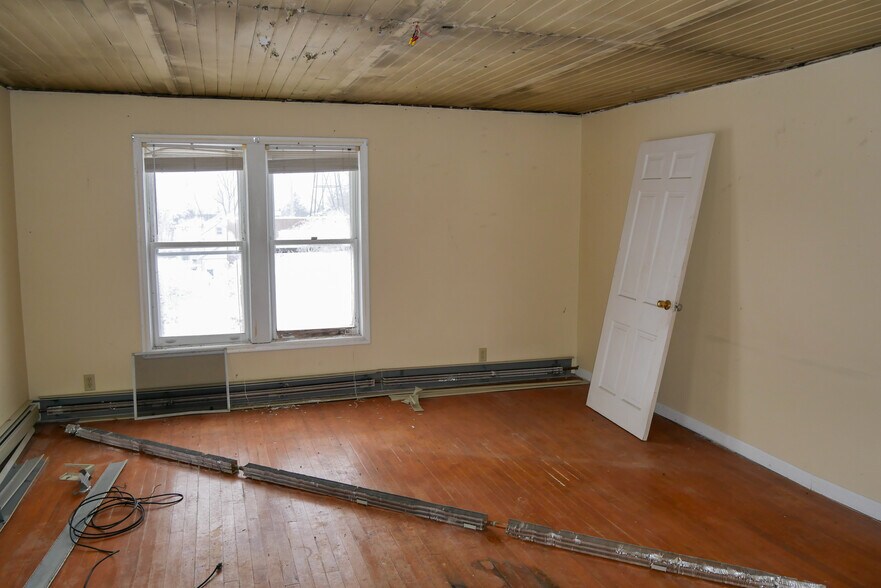 More Photos Of 740 McComb Ave, Rib Lake Freestanding For Sale