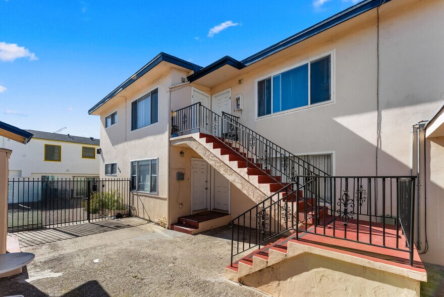 More Photos Of 1232 30th St, San Diego Storefront For Sale