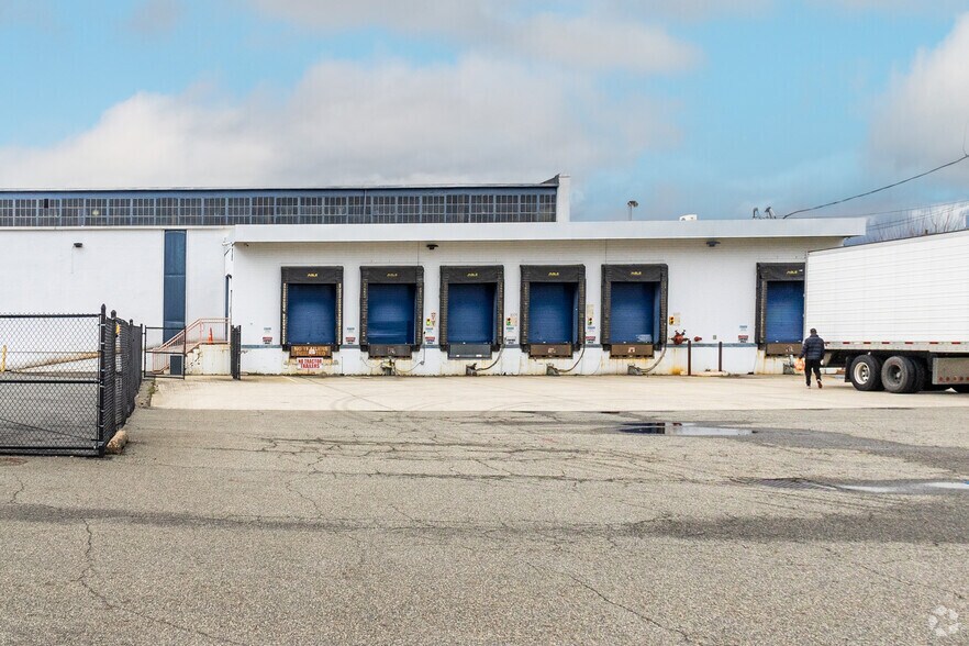 More Photos Of 711 Lidgerwood Ave, Elizabeth Manufacturing For Sale