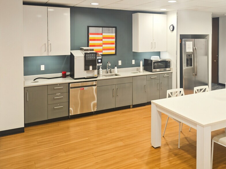 More Photos Of 600 Superior Ave, Cleveland Coworking Space