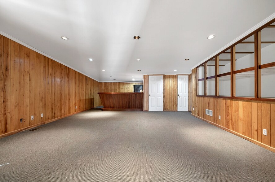 More Photos Of 350 5th S ave, Baxter Industrial For Lease