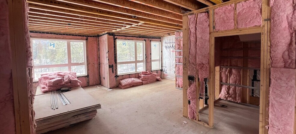 More Photos Of 500 302 Ave, Kimberley Apartments For Sale