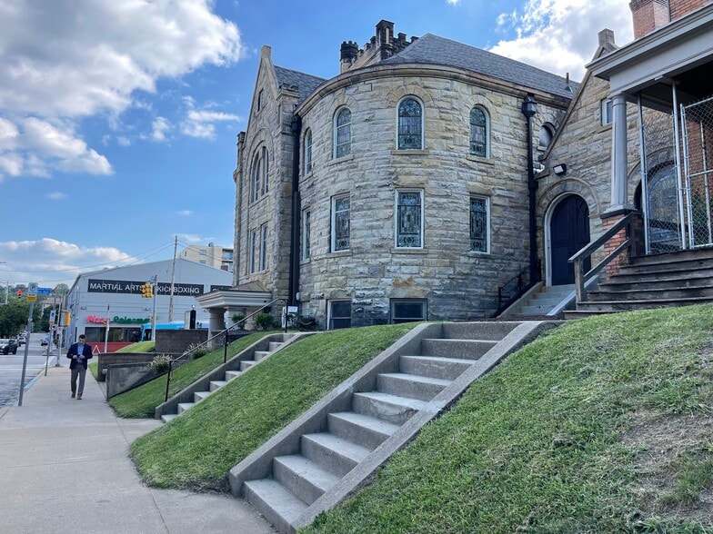 More Photos Of 486 S Graham St, Pittsburgh Religious Facility For Sale