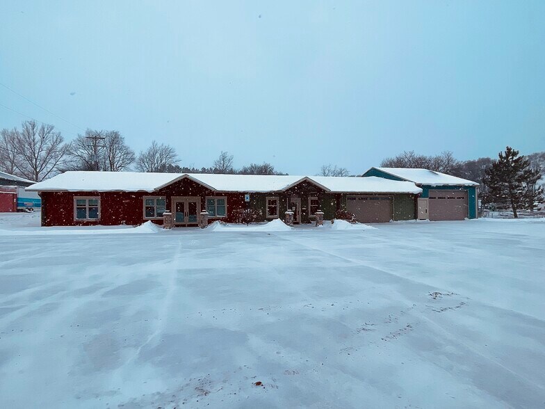 More Photos Of 1655 Plett Rd, Cadillac Office Residential For Lease