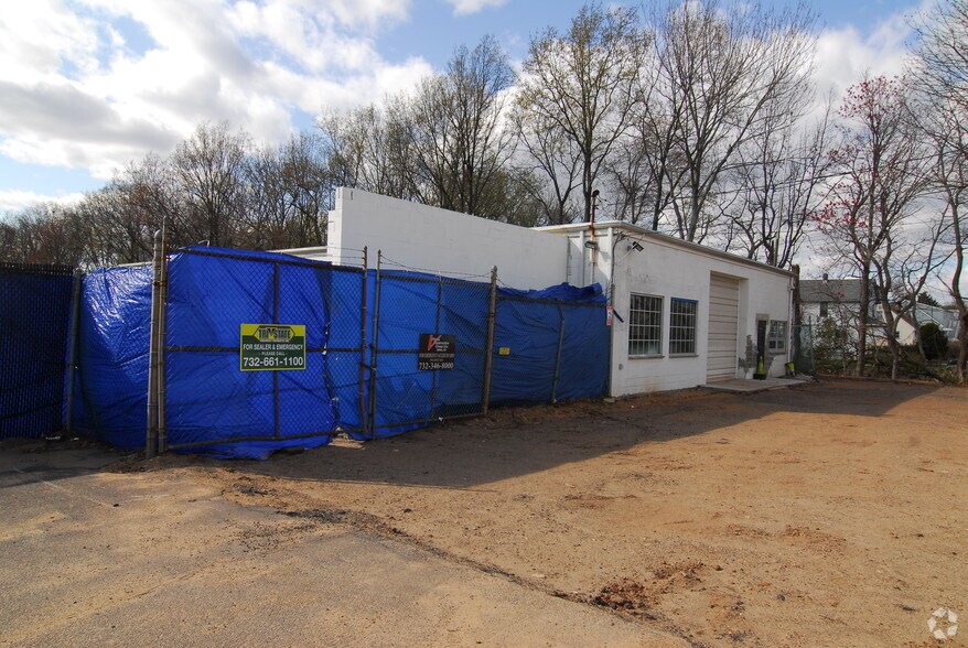 More Photos Of 651 King Georges Post Rd, Edison Warehouse For Lease