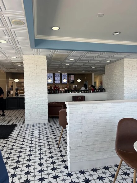 More Photos Of 133 Three Springs Rd, Bowling Green Restaurant For Sale