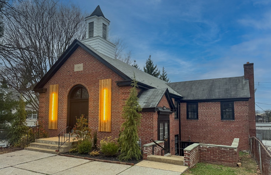 Primary Photo Of 236 E Gay St, West Chester Restaurant For Sale