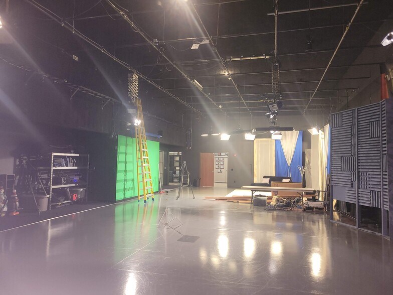 More Photos Of 116 County Line Rd W, Westerville Loft Creative Space For Lease