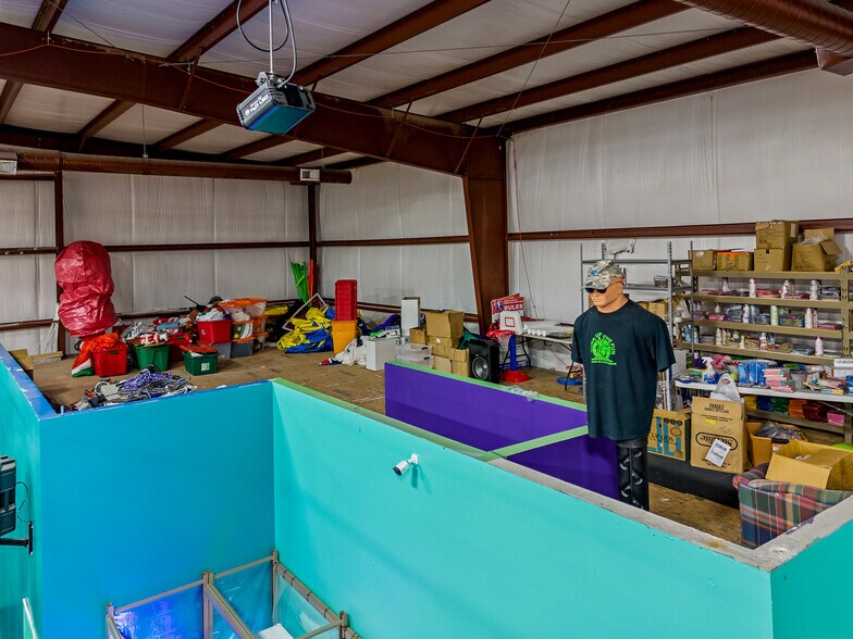 More Photos Of 591 Merritts Creek Rd, Huntington Sports And Entertainment For Sale