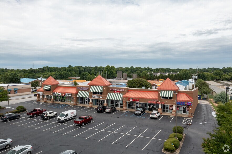 More Photos Of 654 Fairview Rd, Simpsonville Unknown For Lease