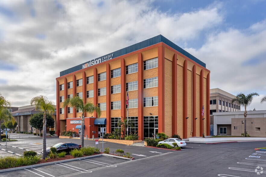 More Photos Of 7812 Edinger Ave, Huntington Beach Office For Sale