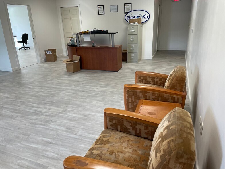 More Photos Of 180 Hollywood Dr, Butler Manufacturing For Lease