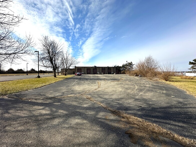 More Photos Of 4820 Wolf Rd, Dayton Service For Lease