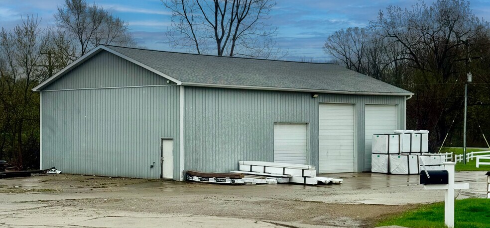 More Photos Of 5260 S Clinton Trl, Eaton Rapids Manufacturing For Lease