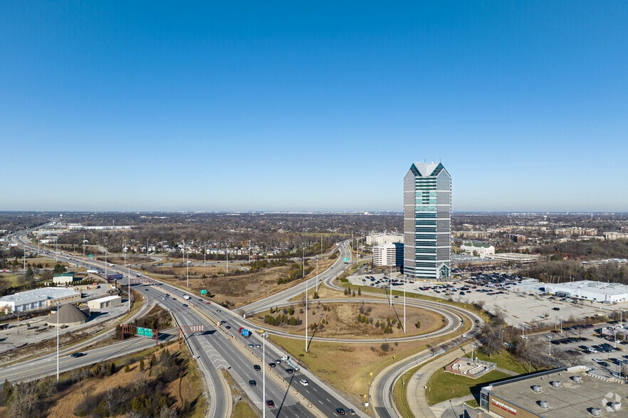 More Photos Of 1 Tower Ln, Oakbrook Terrace Office For Sale