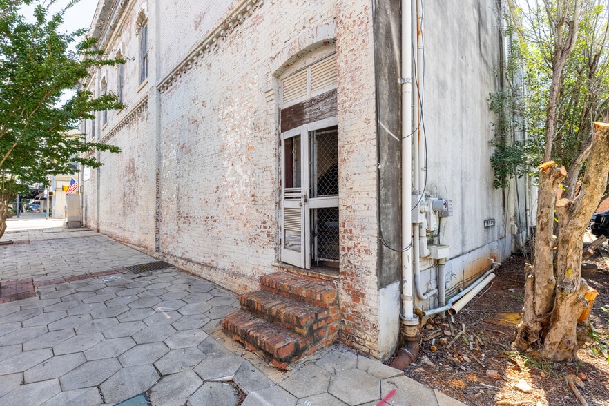 More Photos Of 205 W. Forsyth Street, Americus General Retail For Sale