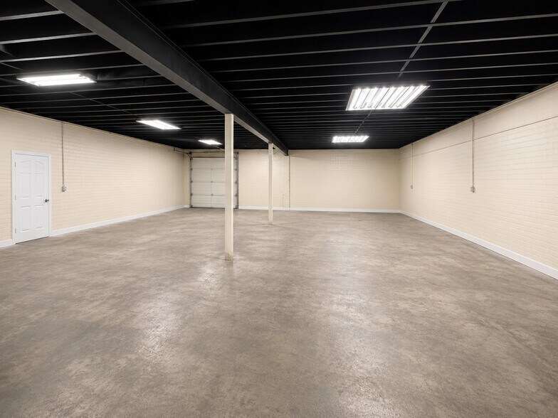 More Photos Of 4008-4014 Jefferson Blvd, Los Angeles Manufacturing For Lease