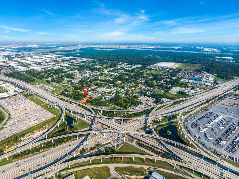 More Photos Of 5939 Albert Dr, Humble Light Distribution For Sale