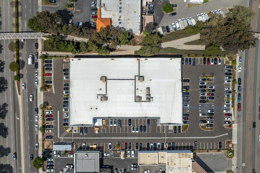 More Photos Of 24050 Creekside Rd, Valencia General Retail For Sale