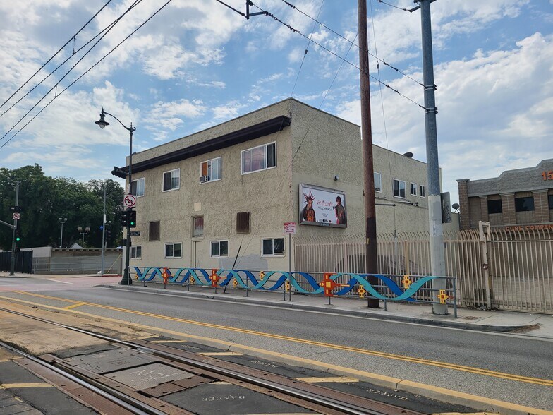 More Photos Of 1526 E 1st St, Los Angeles Coworking Space