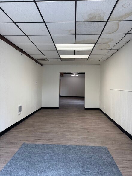 More Photos Of 106 N Spruce St, Townsend Office For Lease