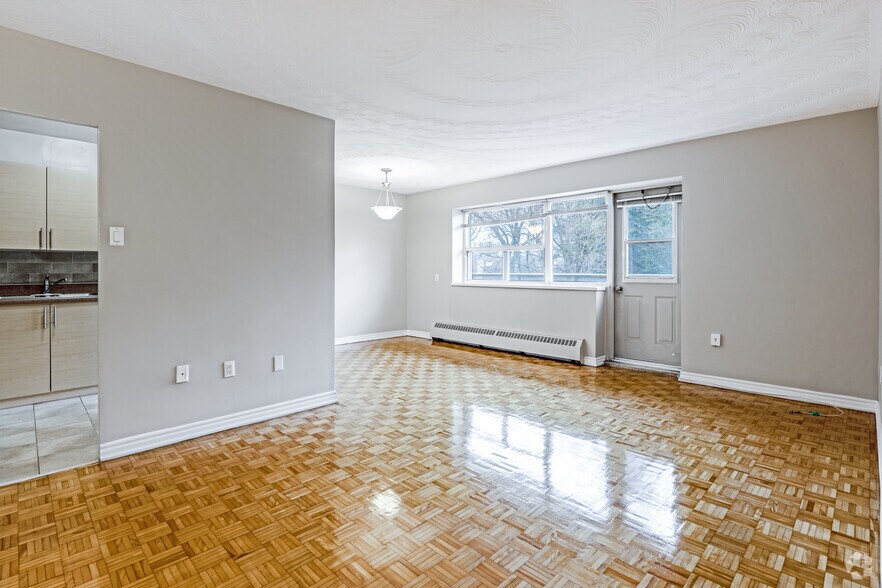 More Photos Of 345 Lakeshore Rd W, Mississauga Apartments For Lease
