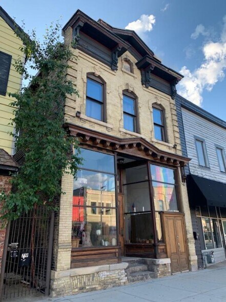 More Photos Of 719 S 5th St, Milwaukee Storefront Retail Residential For Sale