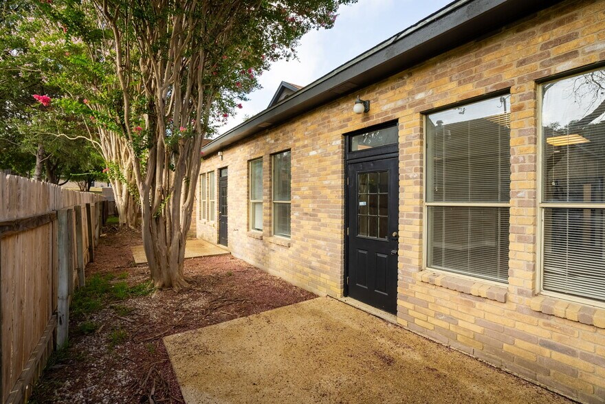 More Photos Of 8627 Cinnamon Creek Dr, San Antonio Medical For Lease