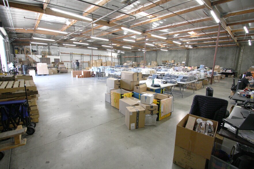More Photos Of 1101 E 16th St, Los Angeles Warehouse For Lease