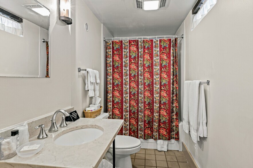 More Photos Of 803 S Main St, Winston-Salem Hospitality For Sale