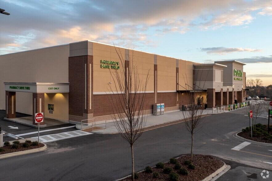 More Photos Of 4293 S Shades Crest Rd, Hoover Supermarket For Lease